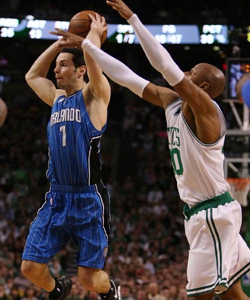 争夺领先的 争夺领先的